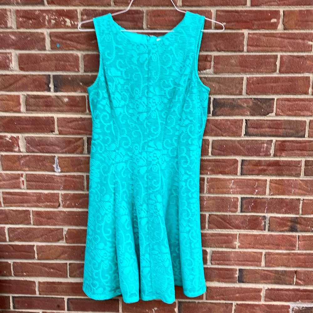 Elegant Turquoise Sleeveless Dress